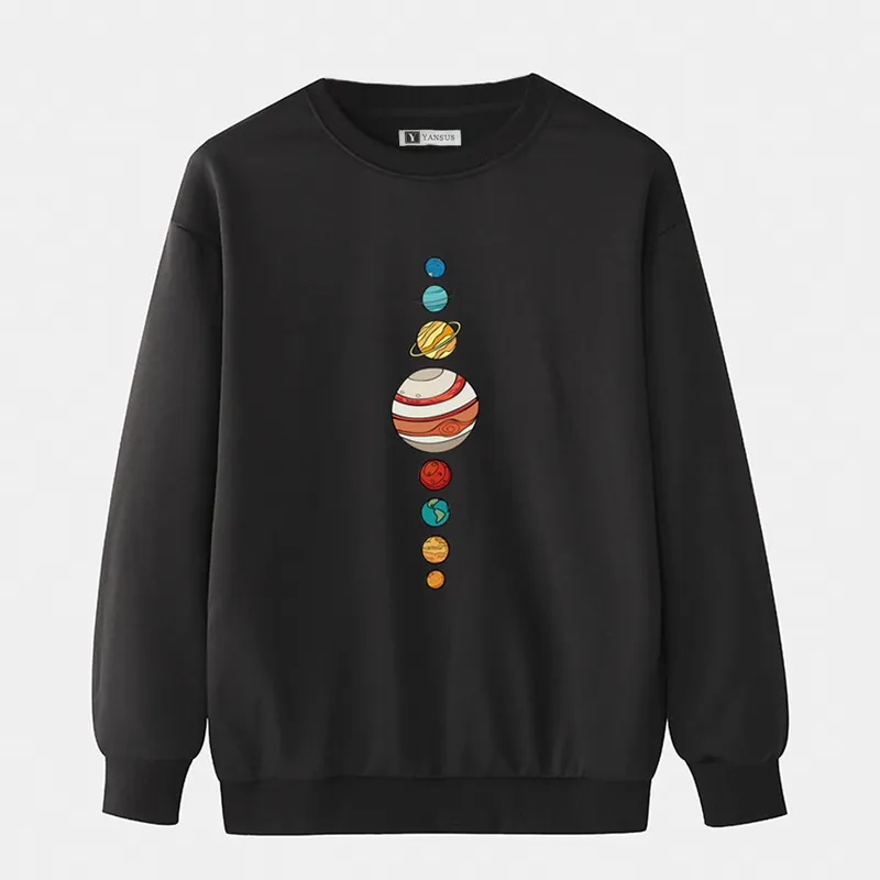 YANSUS - Polera Hombre Yansus Negro Estampado Sistema Solar