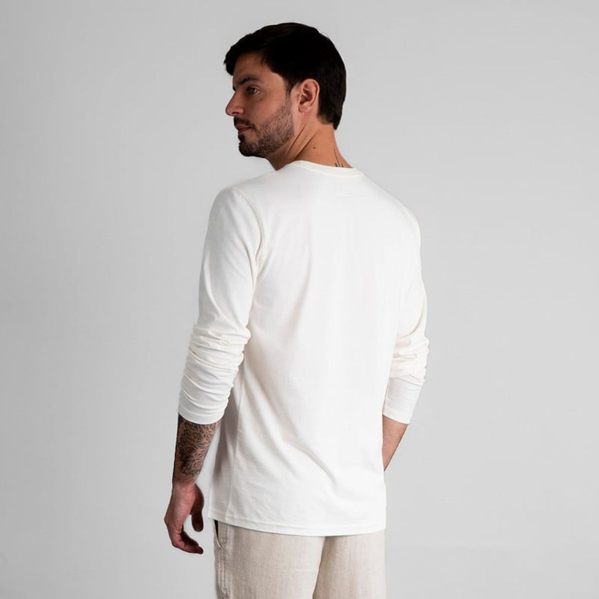 DROP THE LABEL - Polo Blanco Tiza Manga Larga para Hombre Drop the Label Cuello Redondo Algodón Pima