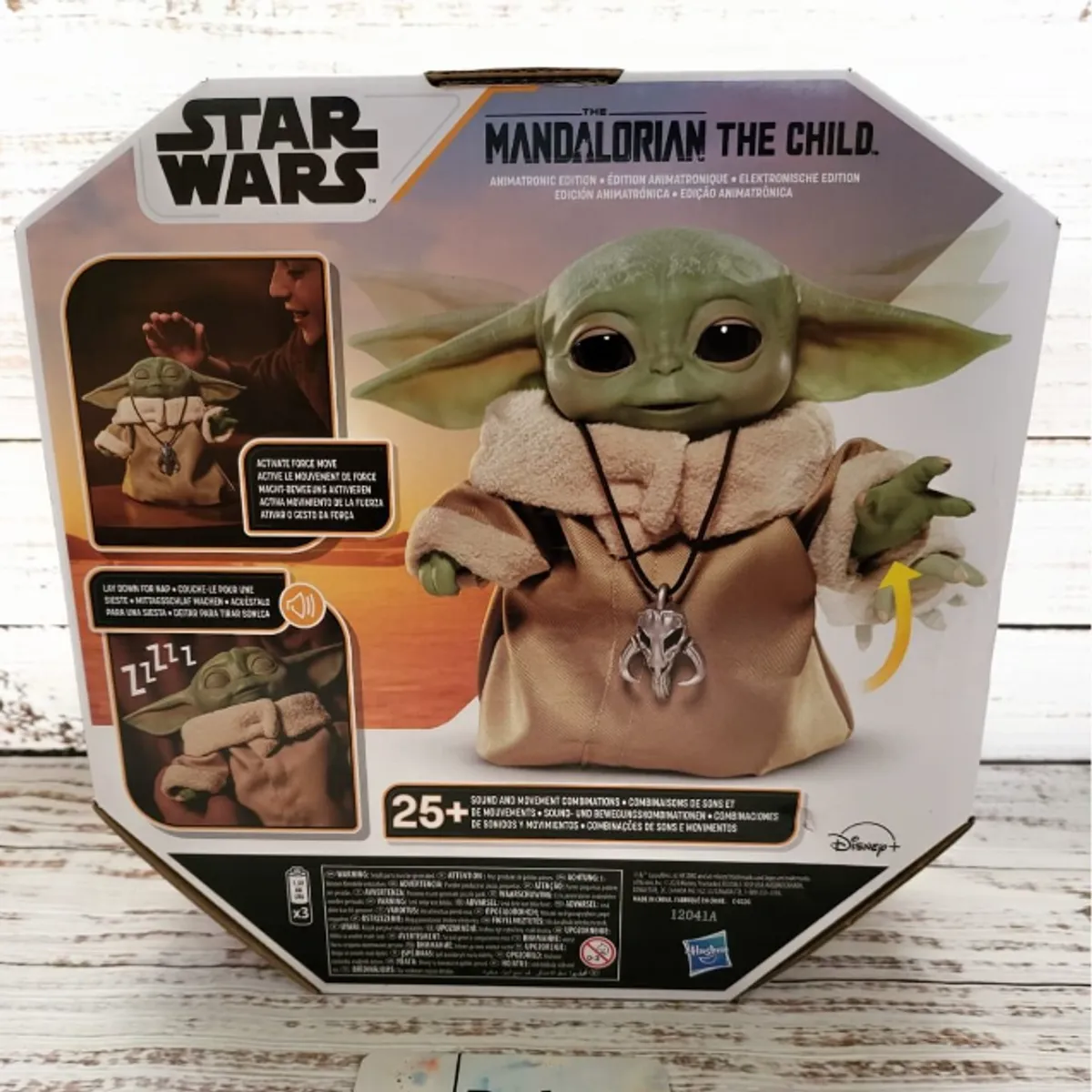 GENERICO - The Child Animatronic baby yoda