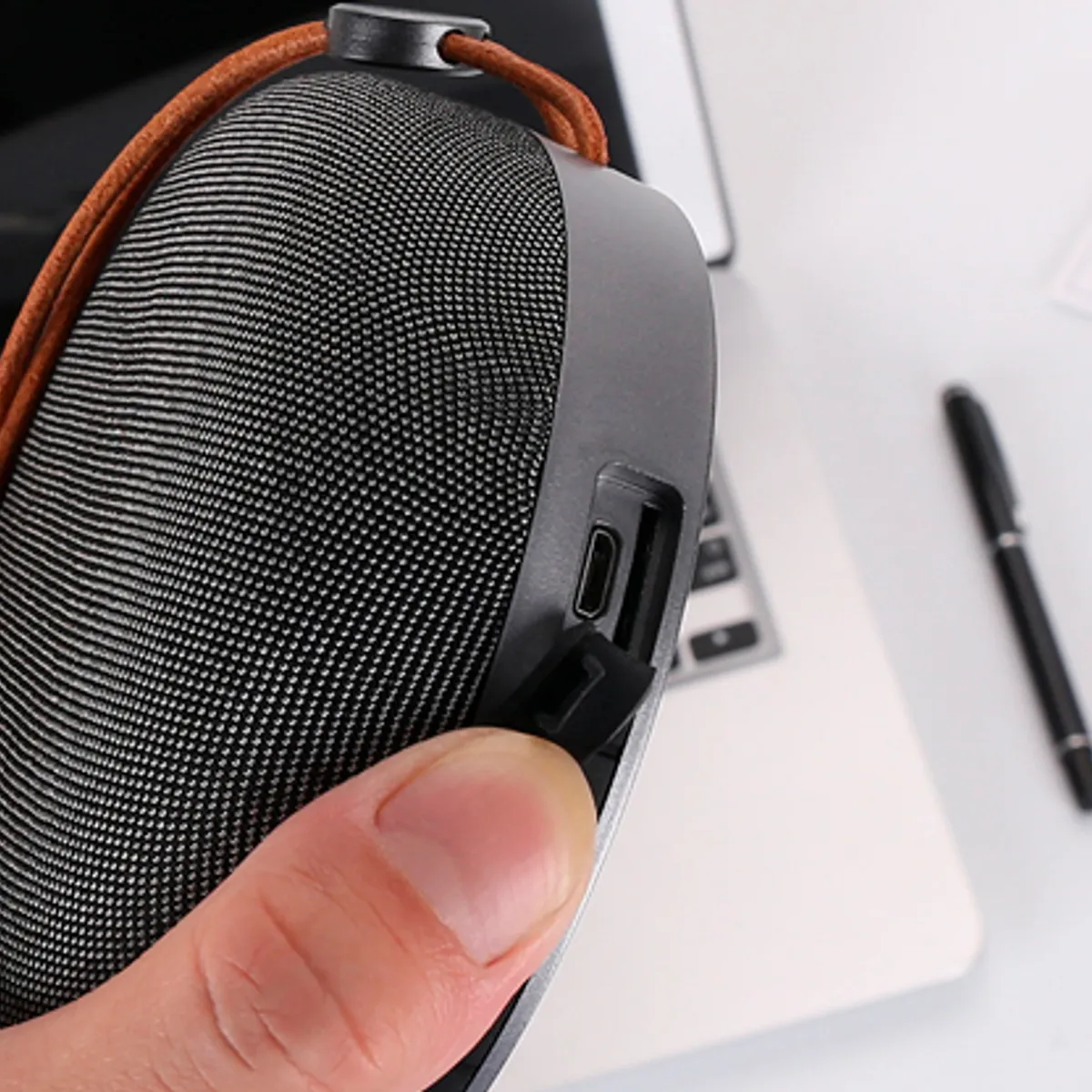 WELL BEING - PARLANTE BLUETOOH PORTATIL COLOR GRIS