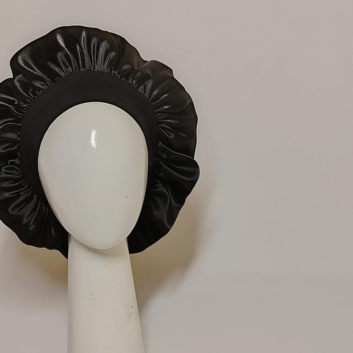 GENERICO - GORRO PARA DORMIR DE SATIN POR LOS DOS LADOS NEGRO SIN  ELASTICO