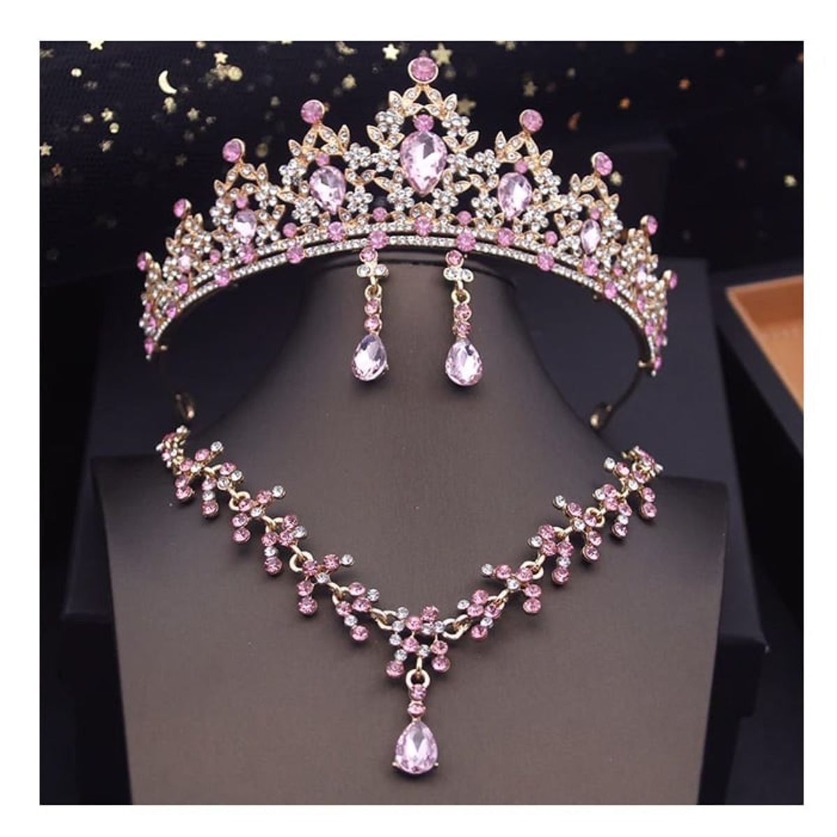 LA TIENDA 88 JOYAS Y ACCESORIOS - La Tienda 88 - Set Conjunto Corona Tiara collar y aretes Dorado - Rosa