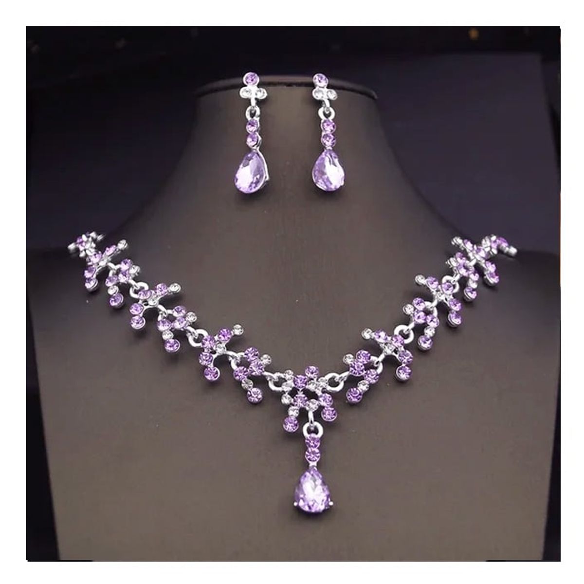 LA TIENDA 88 JOYAS Y ACCESORIOS - La Tienda 88 - Set Conjunto Corona Tiara collar y aretes - Lila