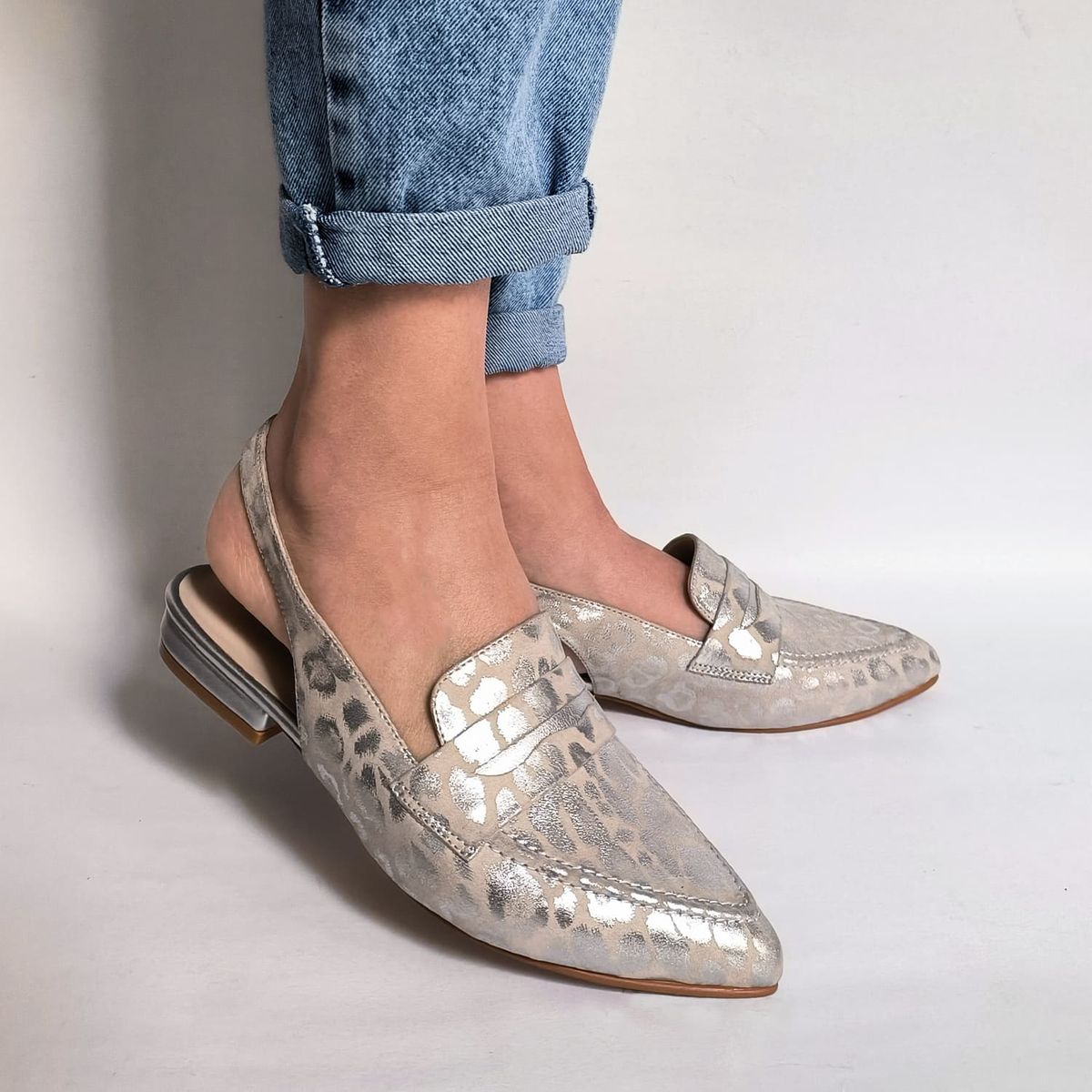 IRISABA - MOCASINES DE CUERO IRISABA PARA MUJER NAYA  ANIMAL PRINT PLATEADO