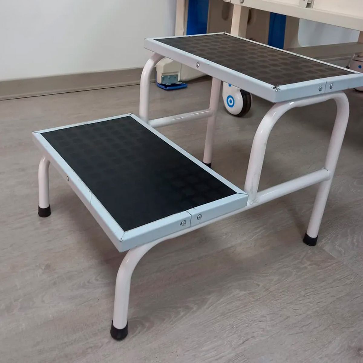 HOMECARE - ESCALERA DE 2 PELDAÑOS FIERRO PINTADO