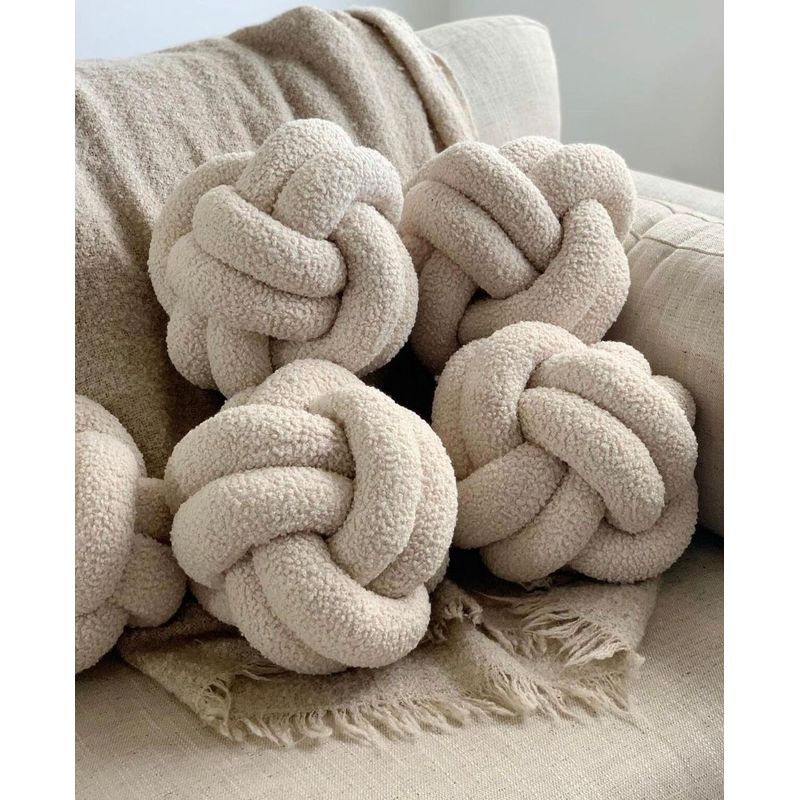 MAP DESIGN HOME - Cojín Nudo Decorativo Curly Beige 30cm Ø