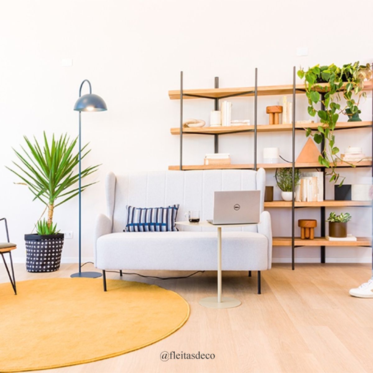 GENERICO - SOFÁ COLONIAL 2 CUERPOS