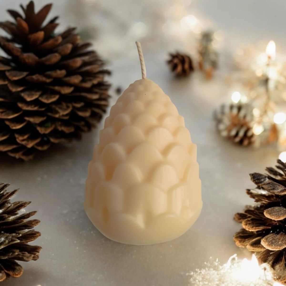 GENERICO - VELA NAVIDEÑA NUEZ DE PINO PERFUMADA