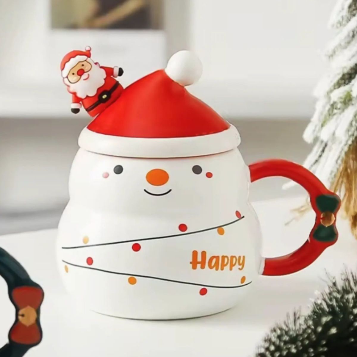 Taza Navideña con tapa de sombrero y cuchara de Papa Noel, marca GENERICO - Foto Principal