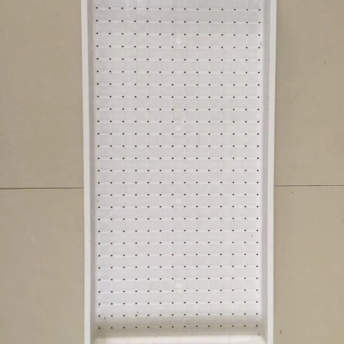 GENERICO - PACK X6 BANDEJA PARA FORRAJE 60X30 392 ORIFICIOS PP BLANCO