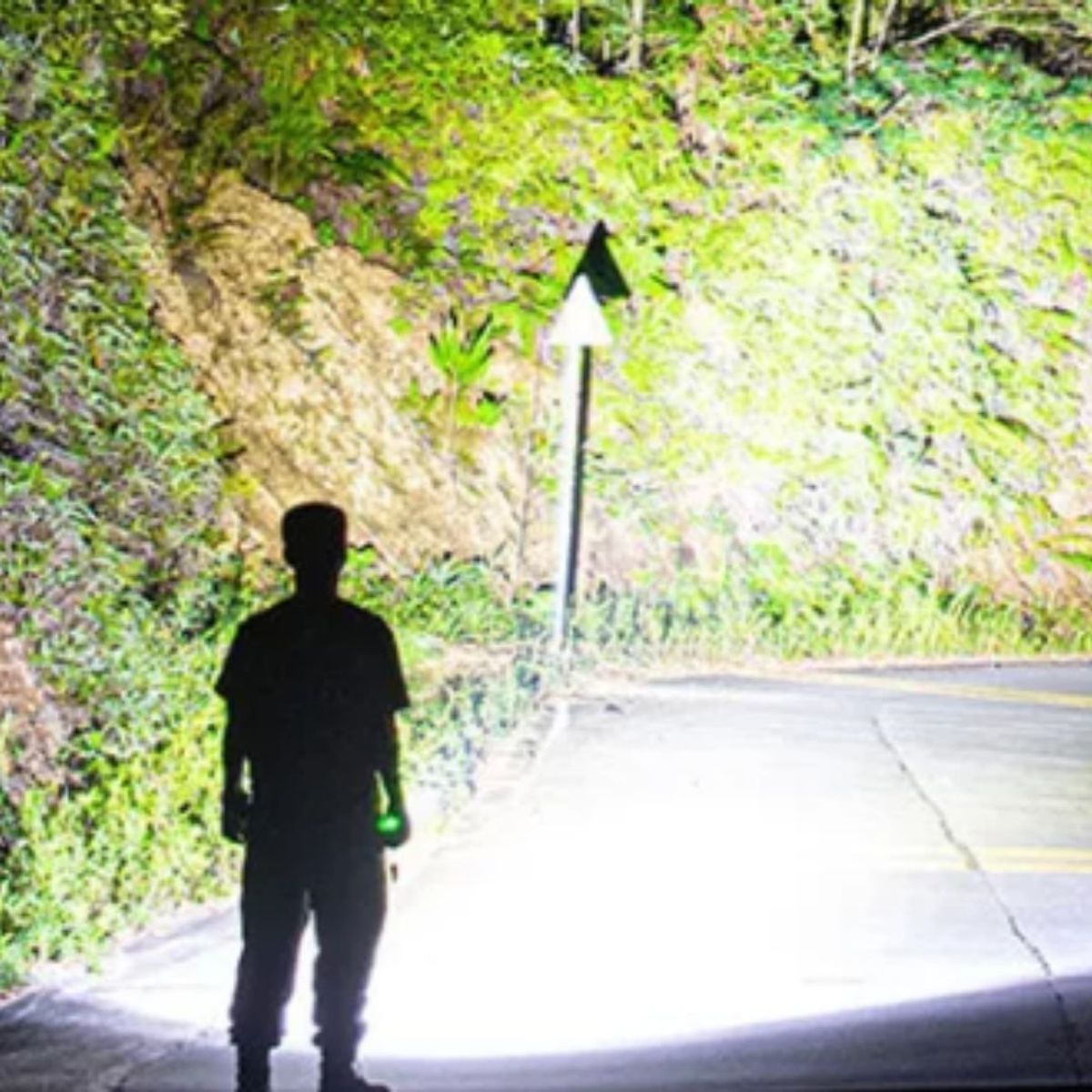 GENERICO - Linterna Led Táctica G3 Ultrabrillante Portátil + Power Bank