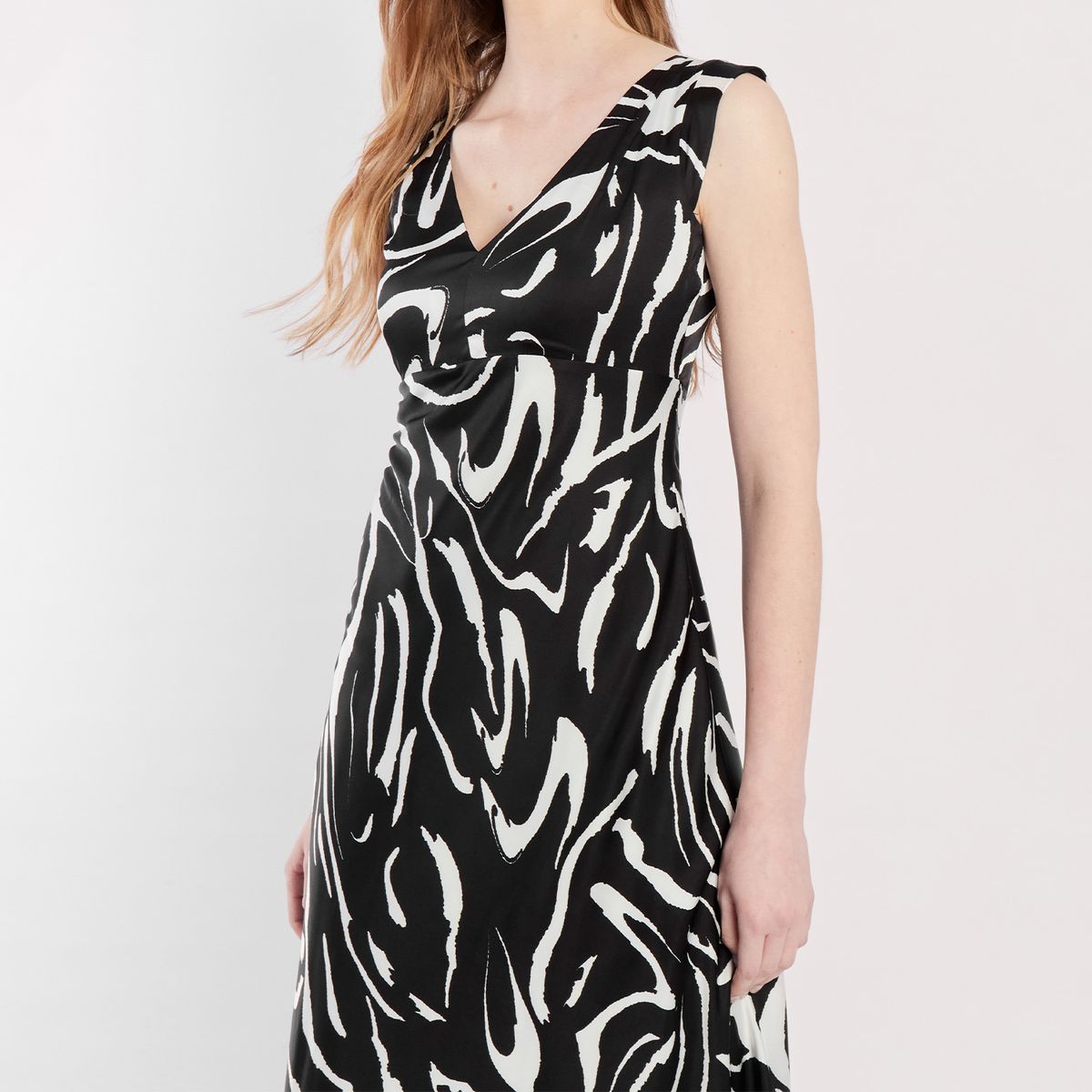 CAMILA VIALI - Camila Viali Vestido lilia negro sin manga