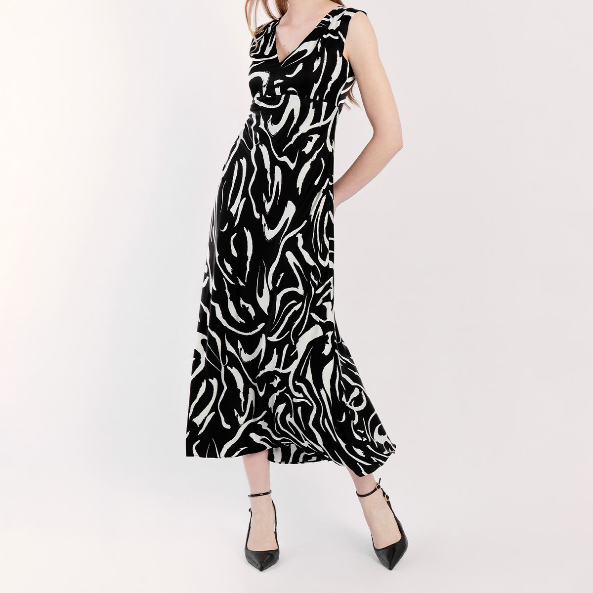 CAMILA VIALI - Camila Viali Vestido lilia negro sin manga