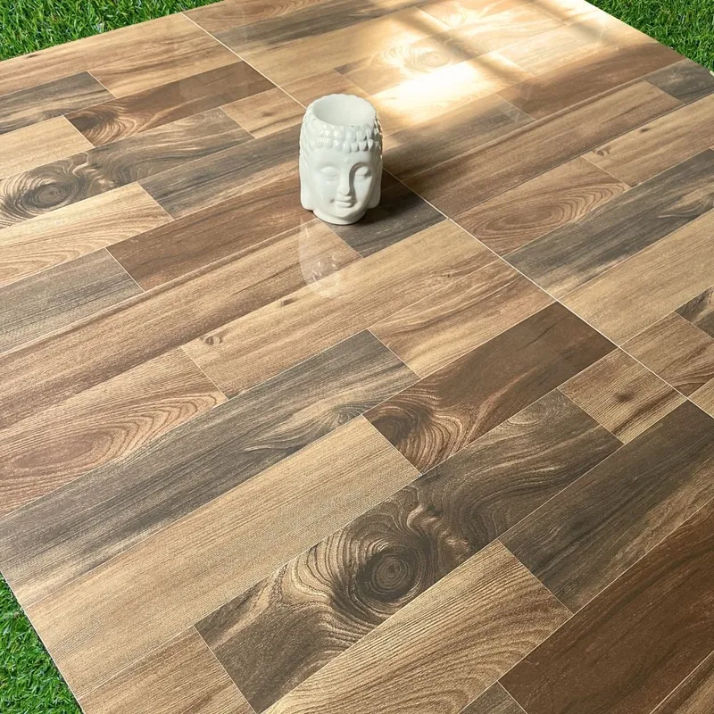 EJESA CREA TU ESPACIO IDEAL - PORCELANATO NEW MADERA CEDRO 60X60cm 144m2  VITRIFICADO