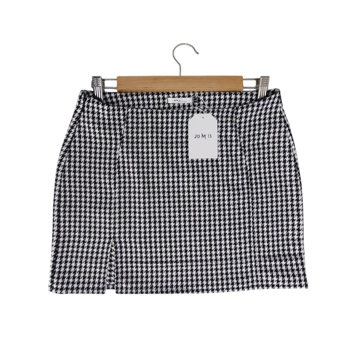 GENERICO - Falda corta de cuadros modelo GALES en blanco y negro