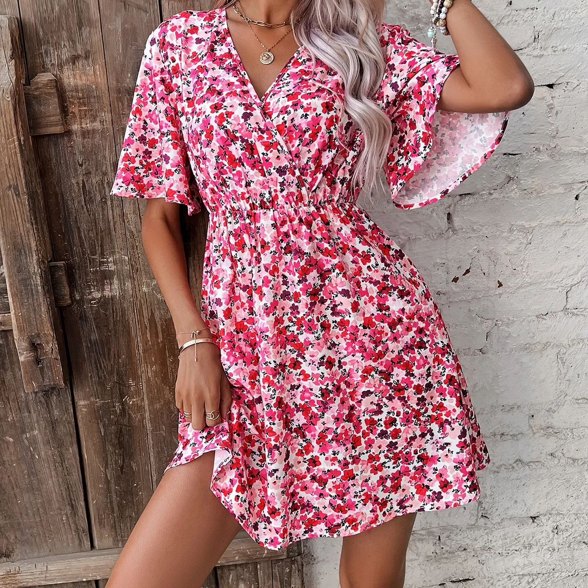 KAST PE - Vestido manga corta Fernanda Rosado Floreado Cuello V Talla M