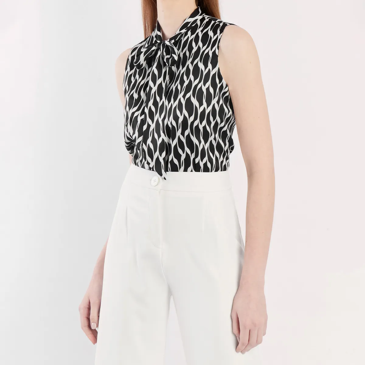 CAMILA VIALI - Camila Viali Blusa lírio negro est sin manga