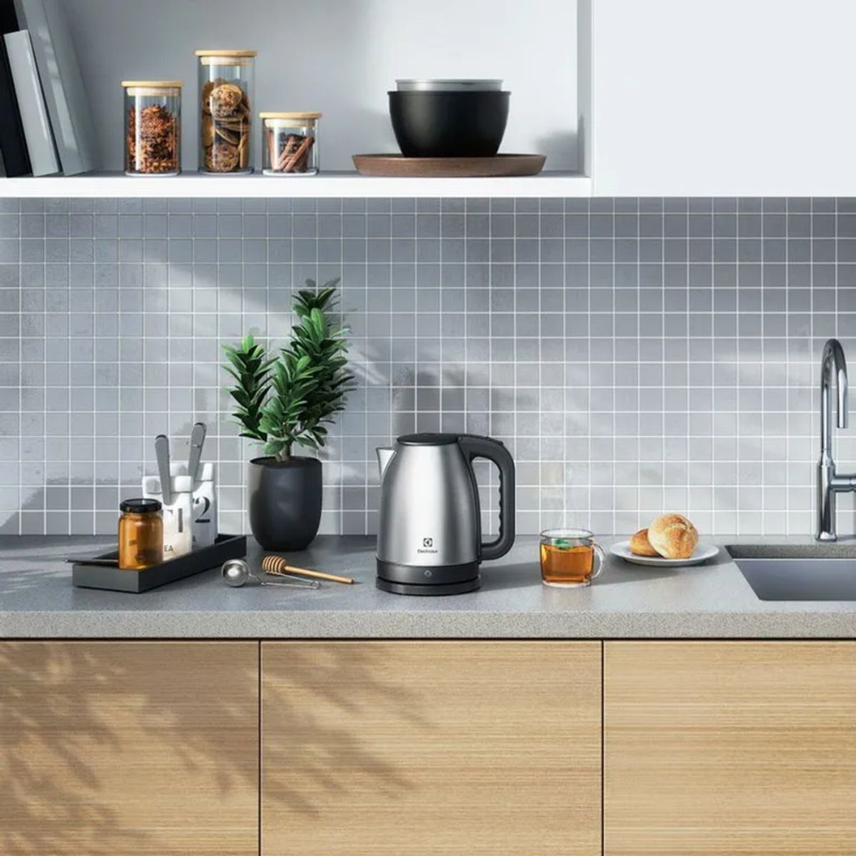 ELECTROLUX - Hervidor Eléctrico Electrolux 18L Experience EEK10