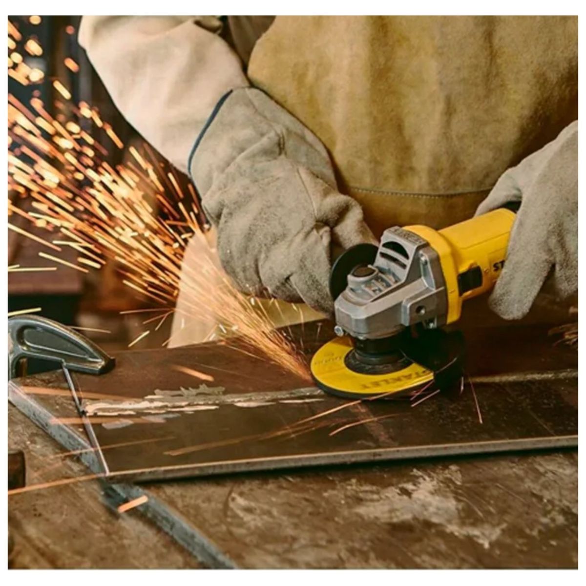 STANLEY - COMBO Amoladora Angular 4-1/2" 750W + 10 Discos de corte, desbaste