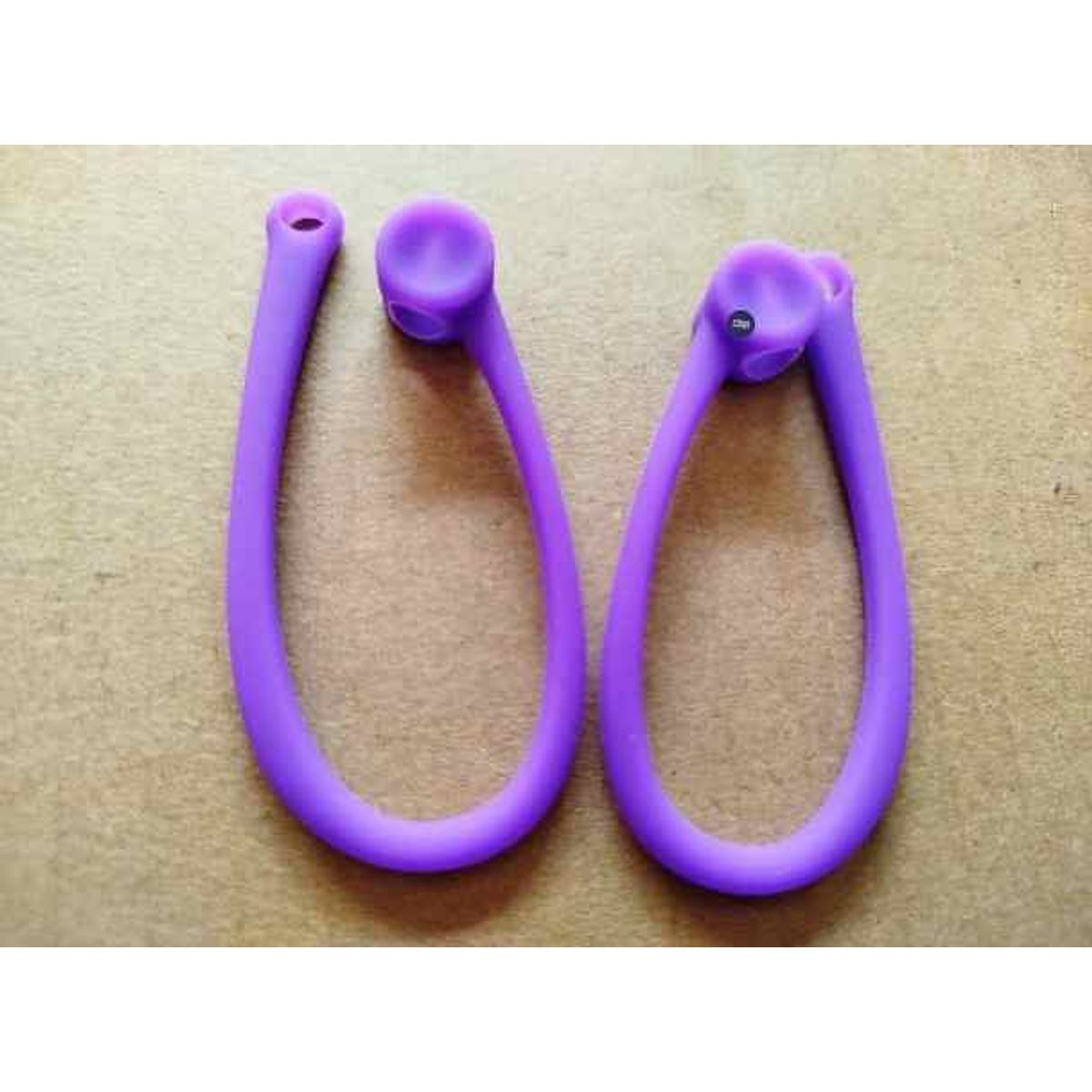 GENERICO - Clip Sujetador Gancho Antiperdida Para AirPods Pro 1 2 3 - MORADO