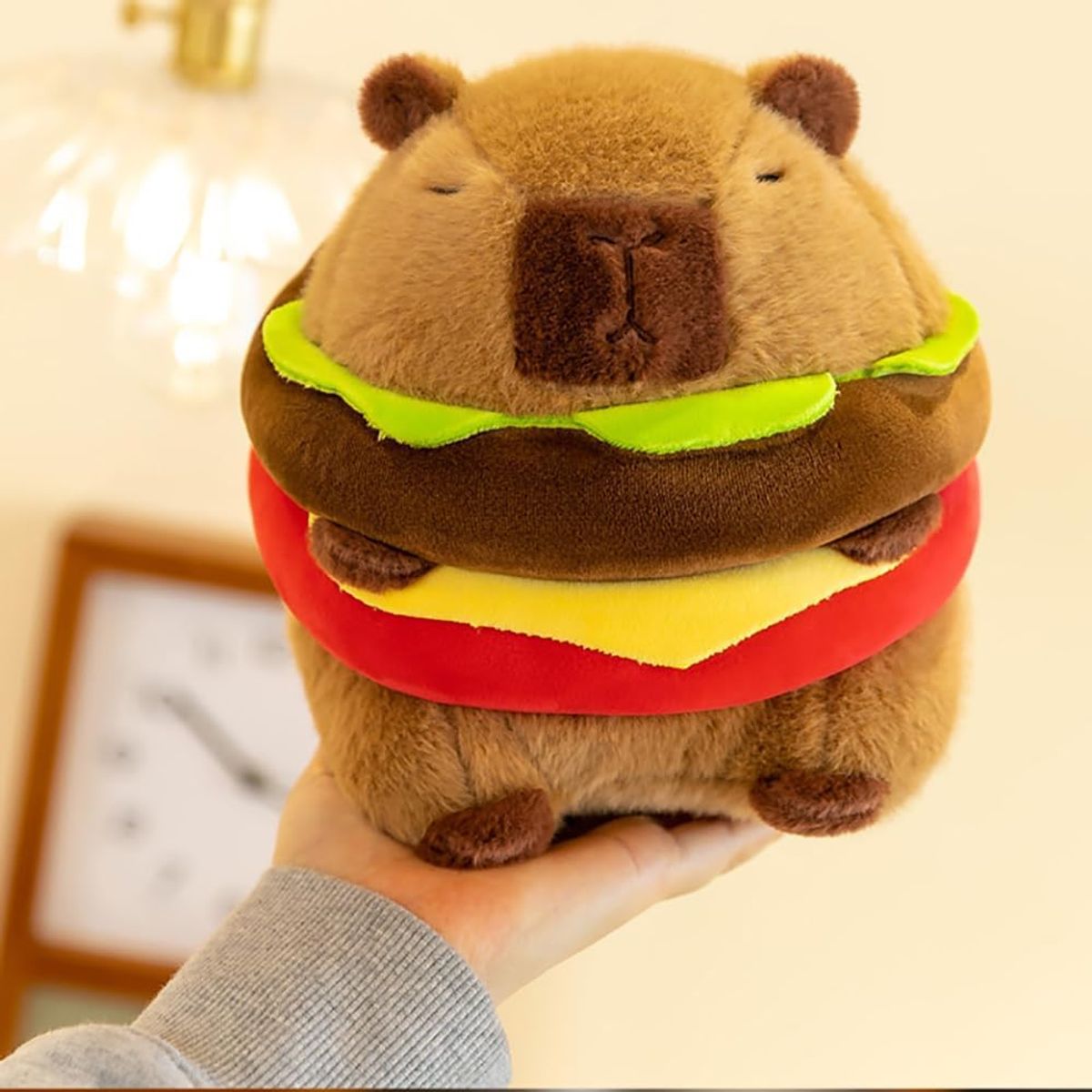 XCLUSIVE - PELUCHE CAPIBARA CAPYBARA HAMBURGUESA 24CM