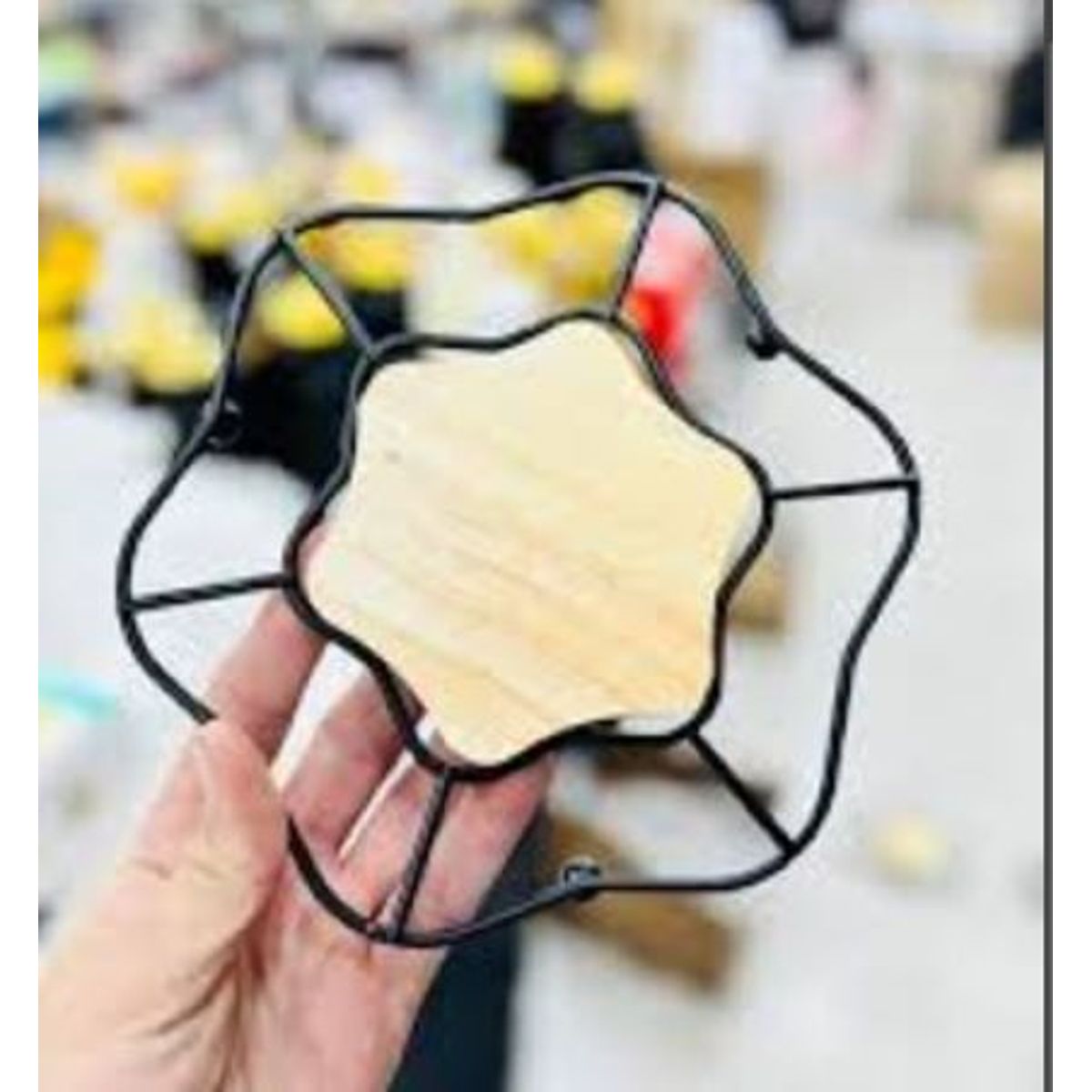 GENERICO - Posa Olla de Metal y Madera Diseño Flor