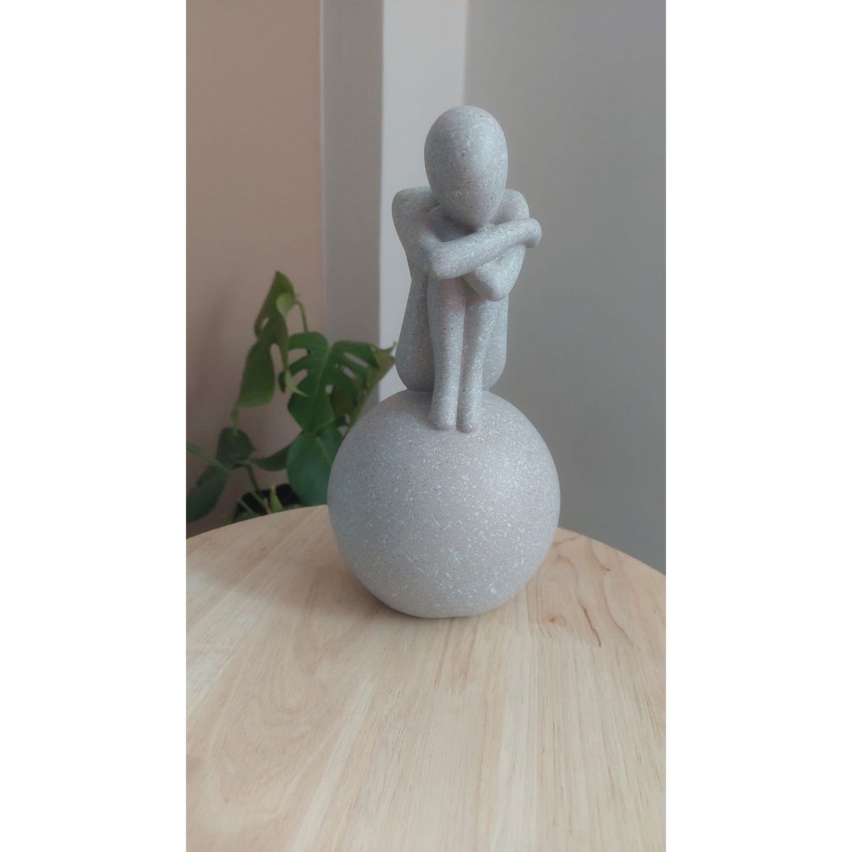 GENERICO - Adorno Dama Sentada 24x13x13 cm