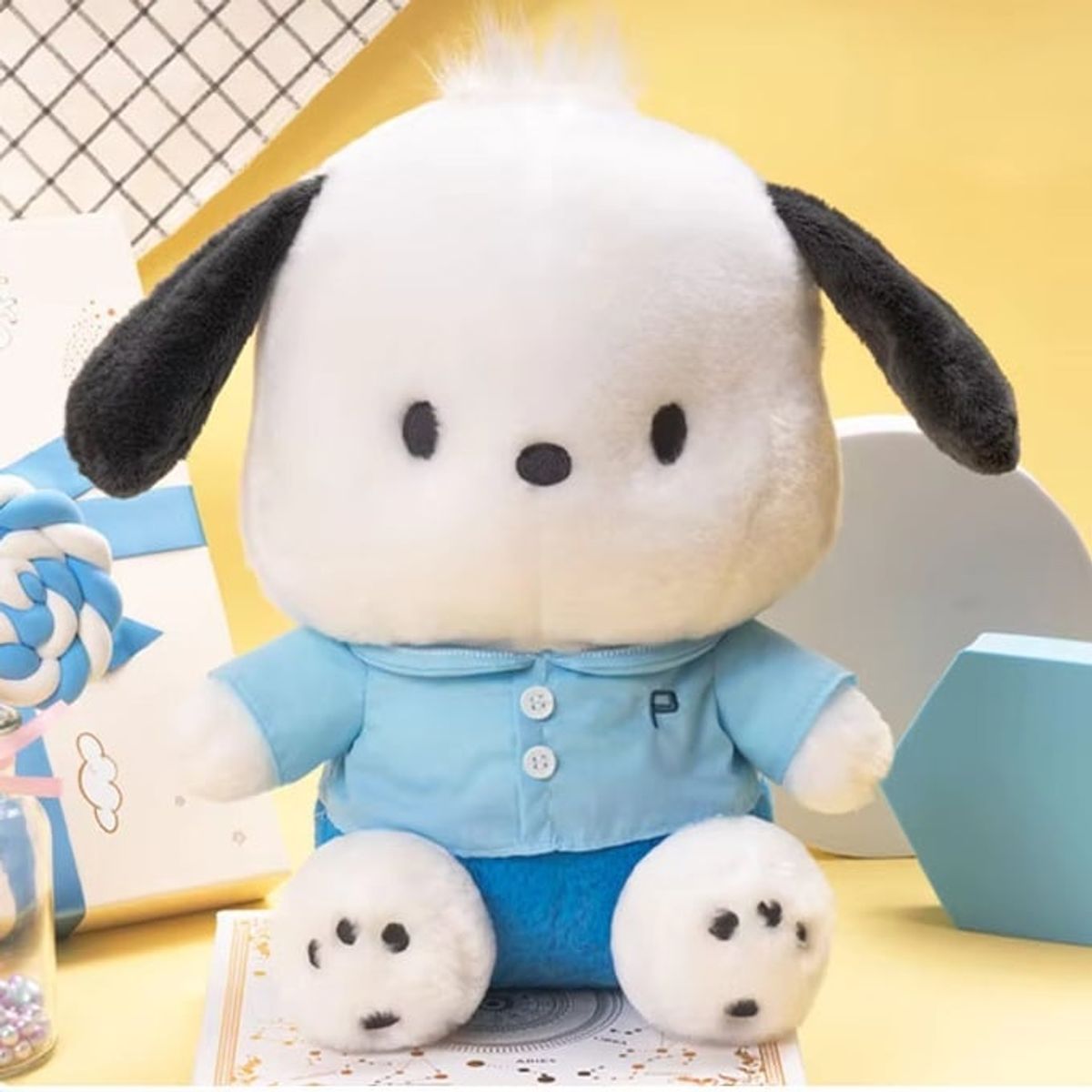 SANRIO - PELUCHE SANRIO POCHACCO CAMISA CEL 45CM