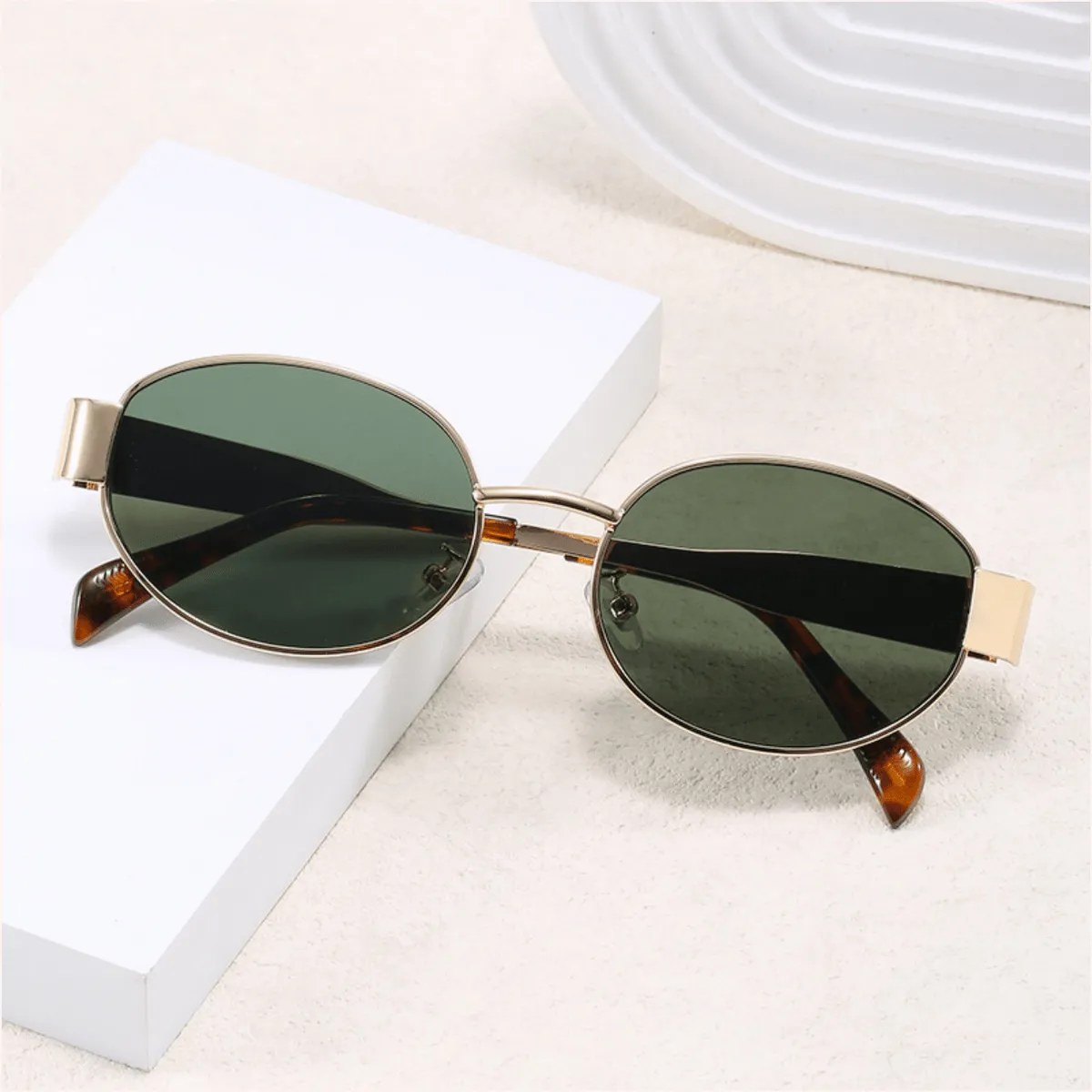 KAST PE - Gafas Lentes de Sol Runway Verde y Dorado Incluye estuche