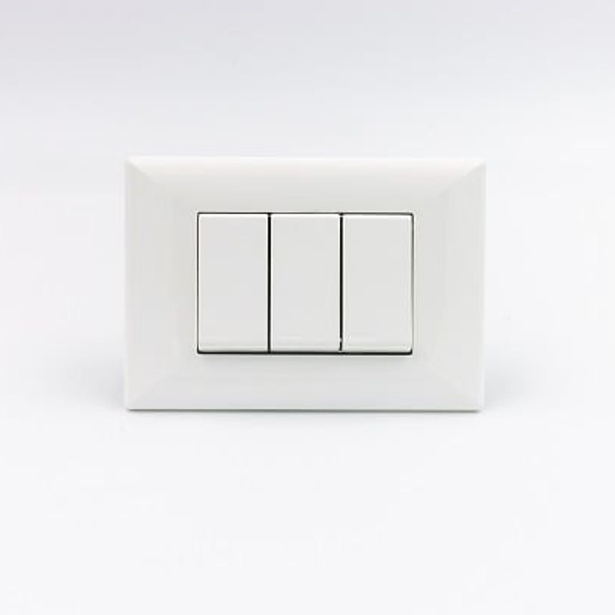 SINTHESI - CONMUTADOR DE 3 VIAS TRIPLE S22 PLACA BLANCA Y DADOS BLANCOS SINTHESI