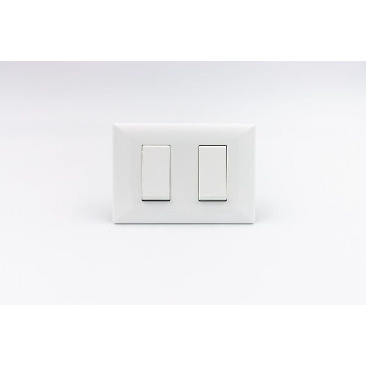 SINTHESI - INTERRUPTOR DOBLE S22 PLACA BLANCA Y DADOS BLANCOS SINTHESI