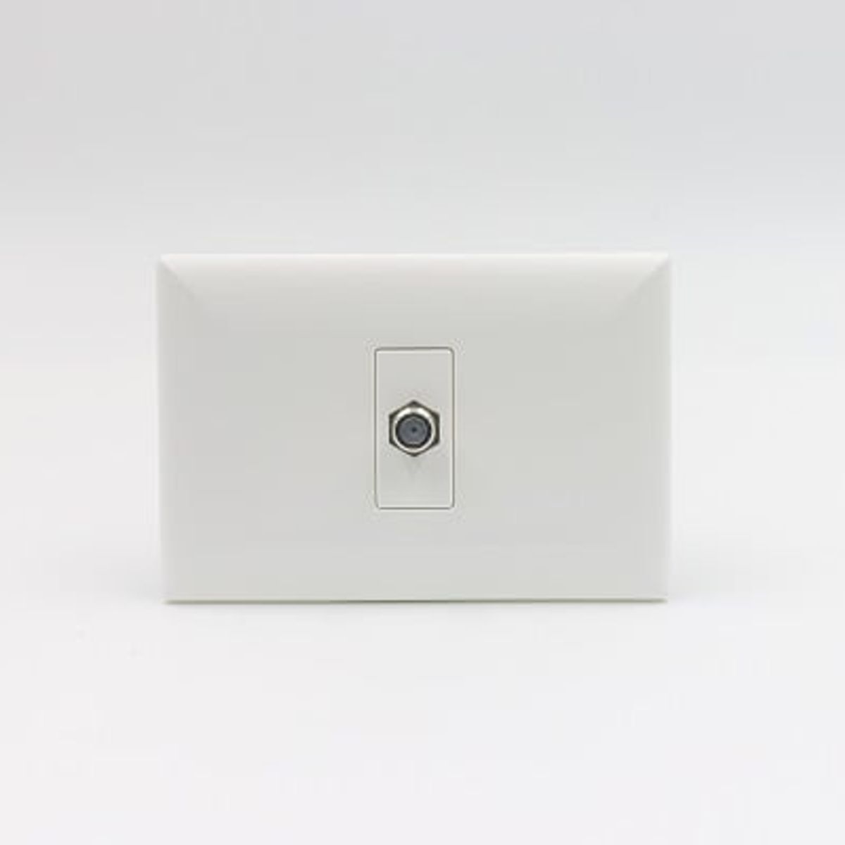 SINTHESI - TOMA TV S17 PLACA BLANCA Y DADO BLANCO SINTHESI