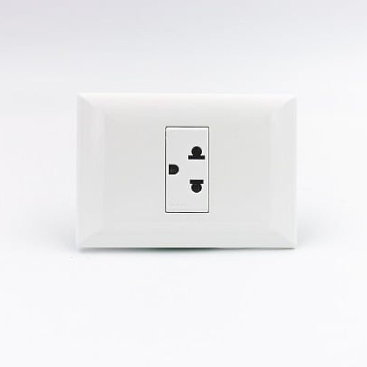 SINTHESI - TOMACORRIENTE SIMPLE UNIVERSAL CON TIERRA S22 SINTHESI