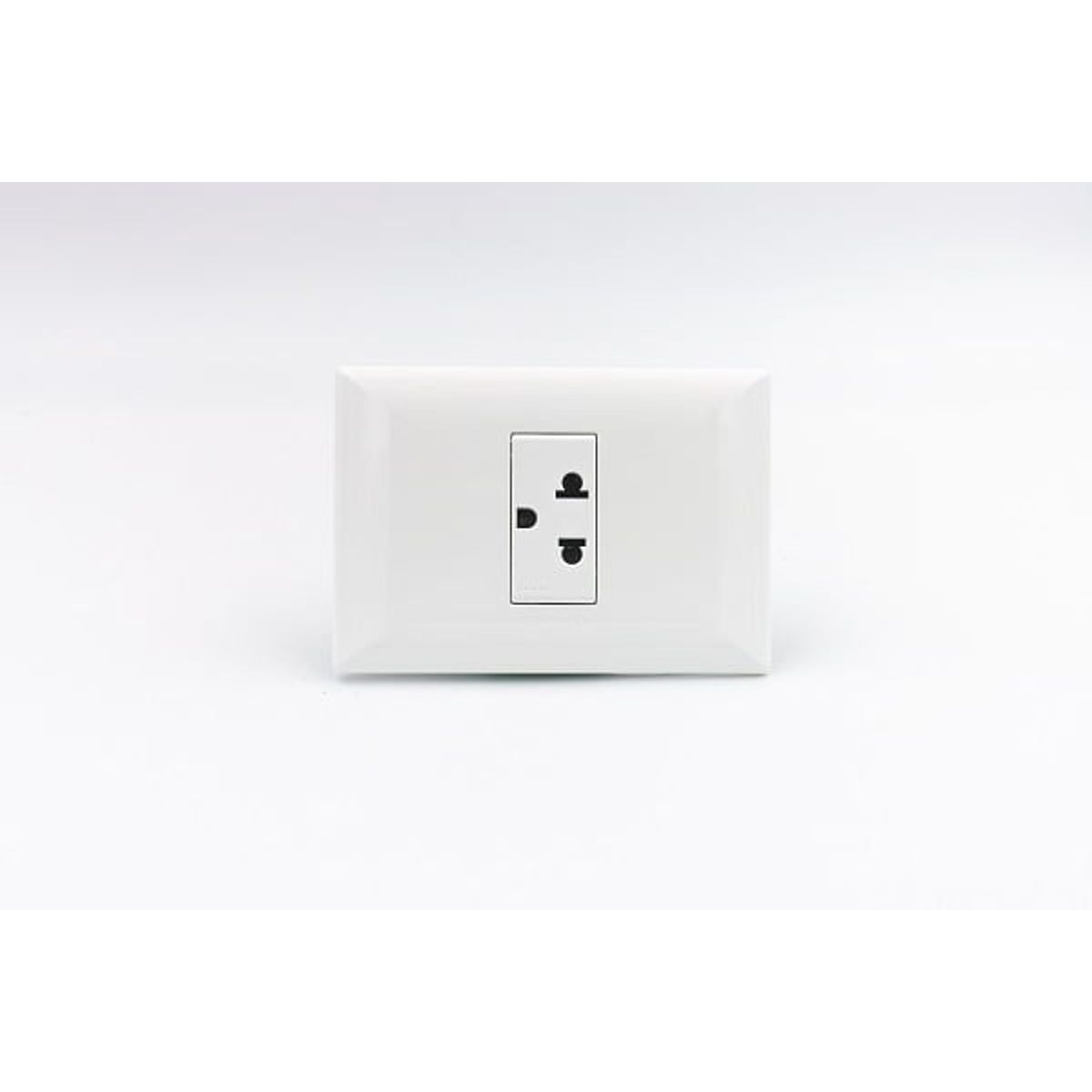 SINTHESI - TOMACORRIENTE SIMPLE UNIVERSAL CON TIERRA S22 SINTHESI