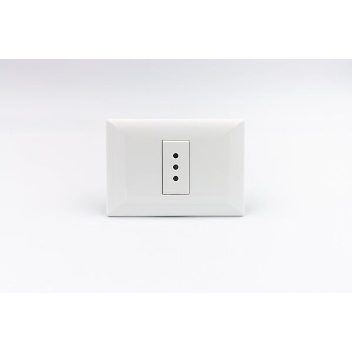 SINTHESI - TOMACORRIENTE SIMPLE 3 EN LINEA S22 SINTHESI