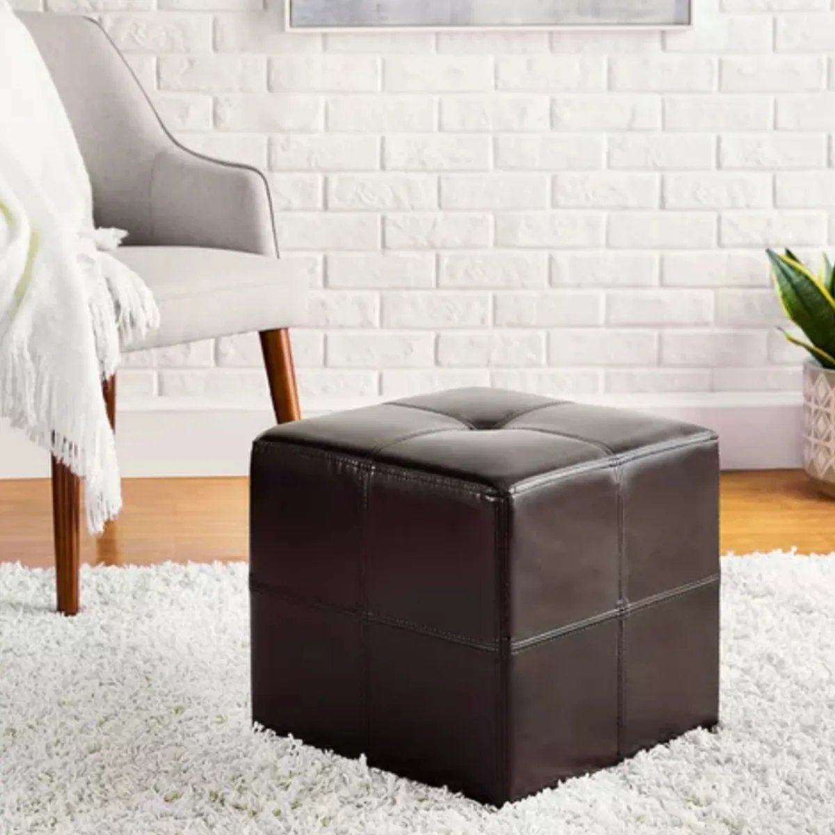 HOGAR & SPACIOS - HYS PUFF ADRIANA ULTRACUERO MARRON OSCURO