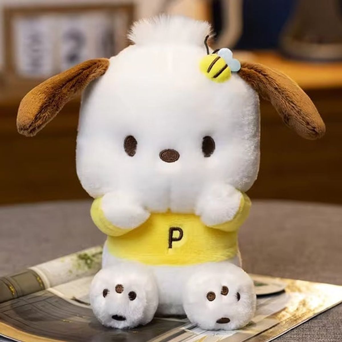 SANRIO - PELUCHE SANRIO POCHACCO ABEJITA 30CM