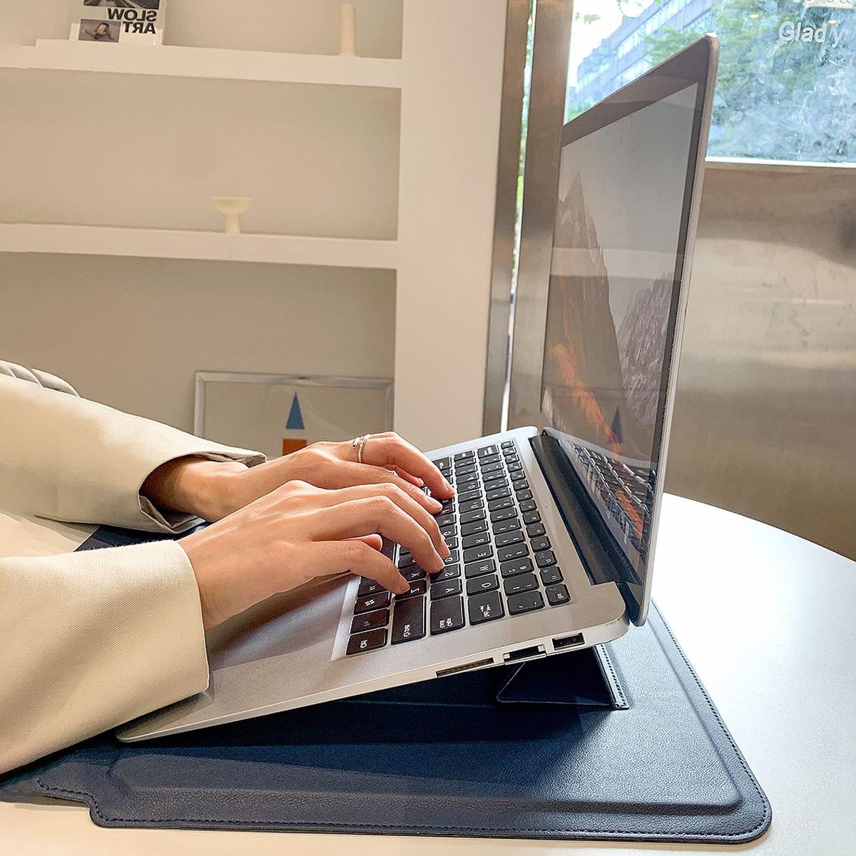 GENERICO - CASE FUNDA MULTIFUNCIONAL LAPTOP 141 ROSADO - Mod RAYATech