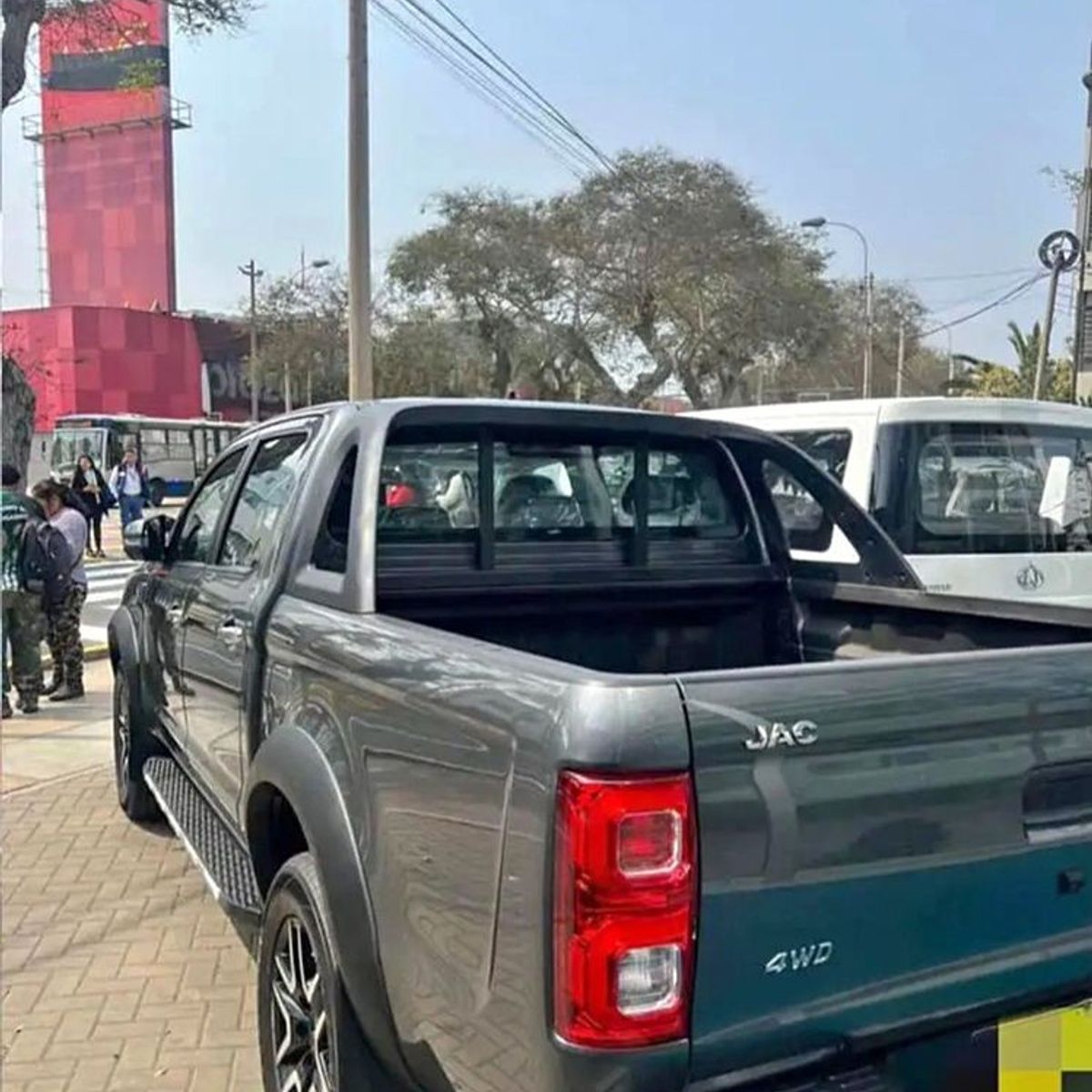 GENERICO - TAPABARRO IMPORTADO PICK UP JAC T6