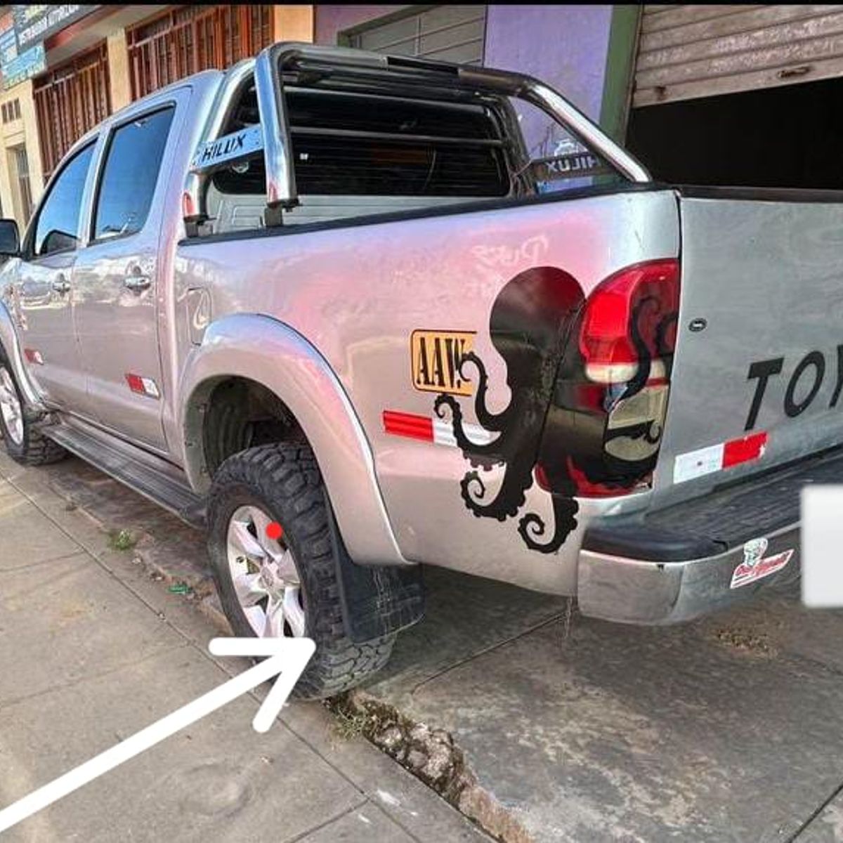 GENERICO - TAPABARRO IMPORTADO PICK UP TOYOTA HILUX