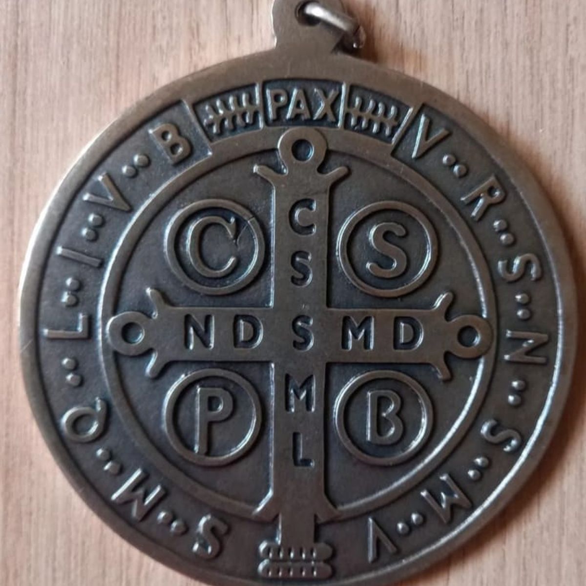 GENERICO - DIJE ADORNO  DE SAN BENITO BRONCEAD0 9CM