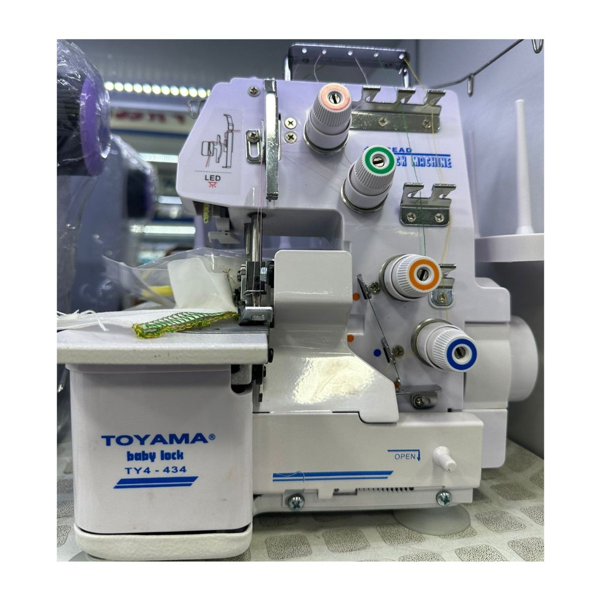 GENERICO - Remalladora Toyama Semi Industrial De 2 Agujas Overlock