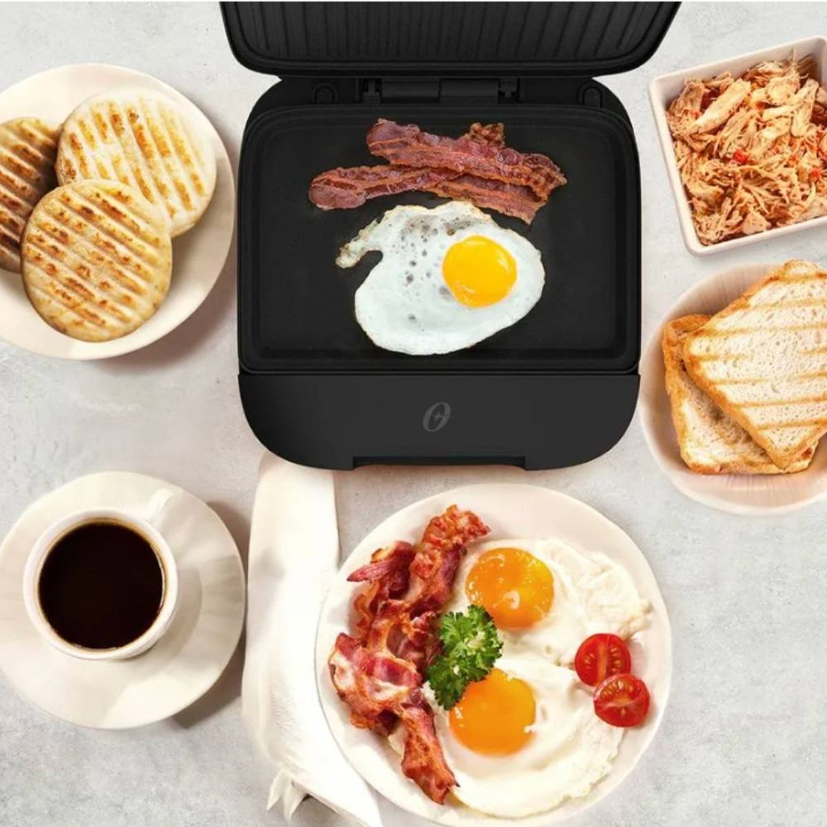 OSTER - Sandwichera Oster® compacta con platos hondos CKSTSM400 053