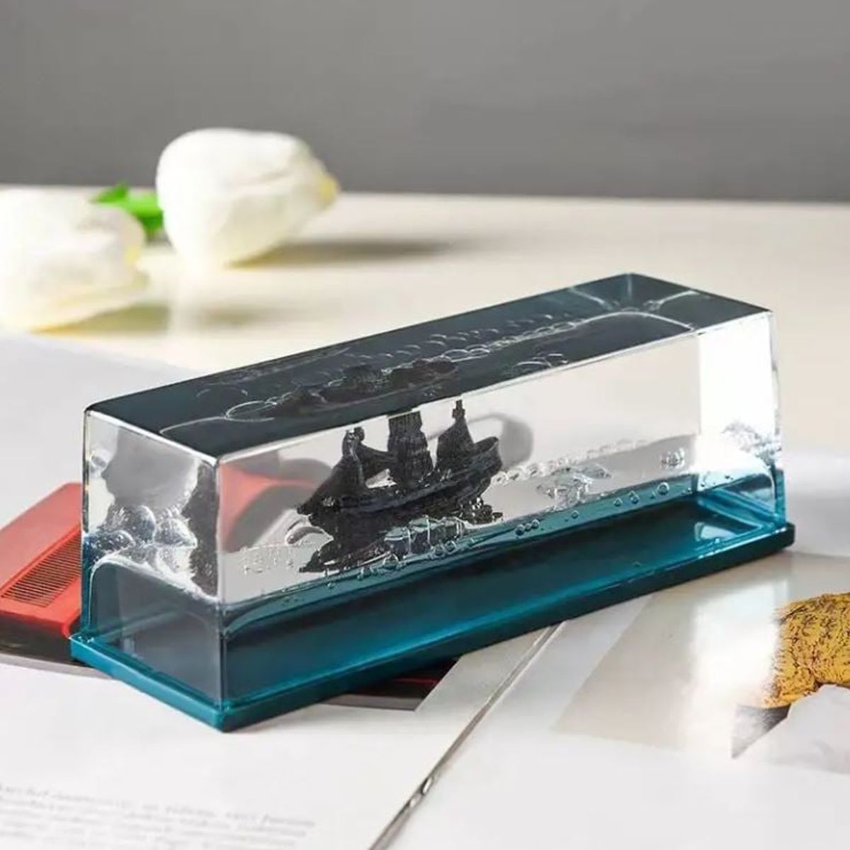 GENERICO - Adorno con Barco Insumergible perla negra