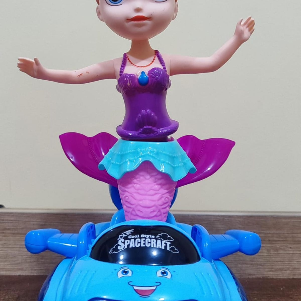 GENERICO - SIRENITA MUÑECA MUSICAL Y CON LUCES