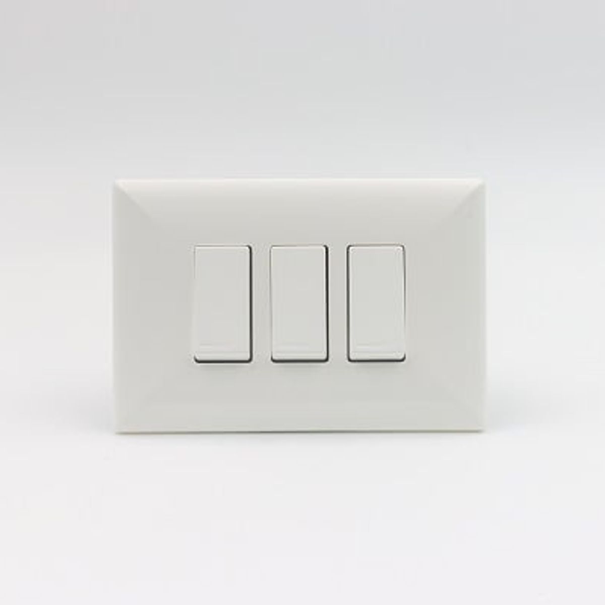 SINTHESI - INTERRUPTOR TRIPLE 01 SIMPLE Y 02 CONMUTADOR 3 VIAS S17