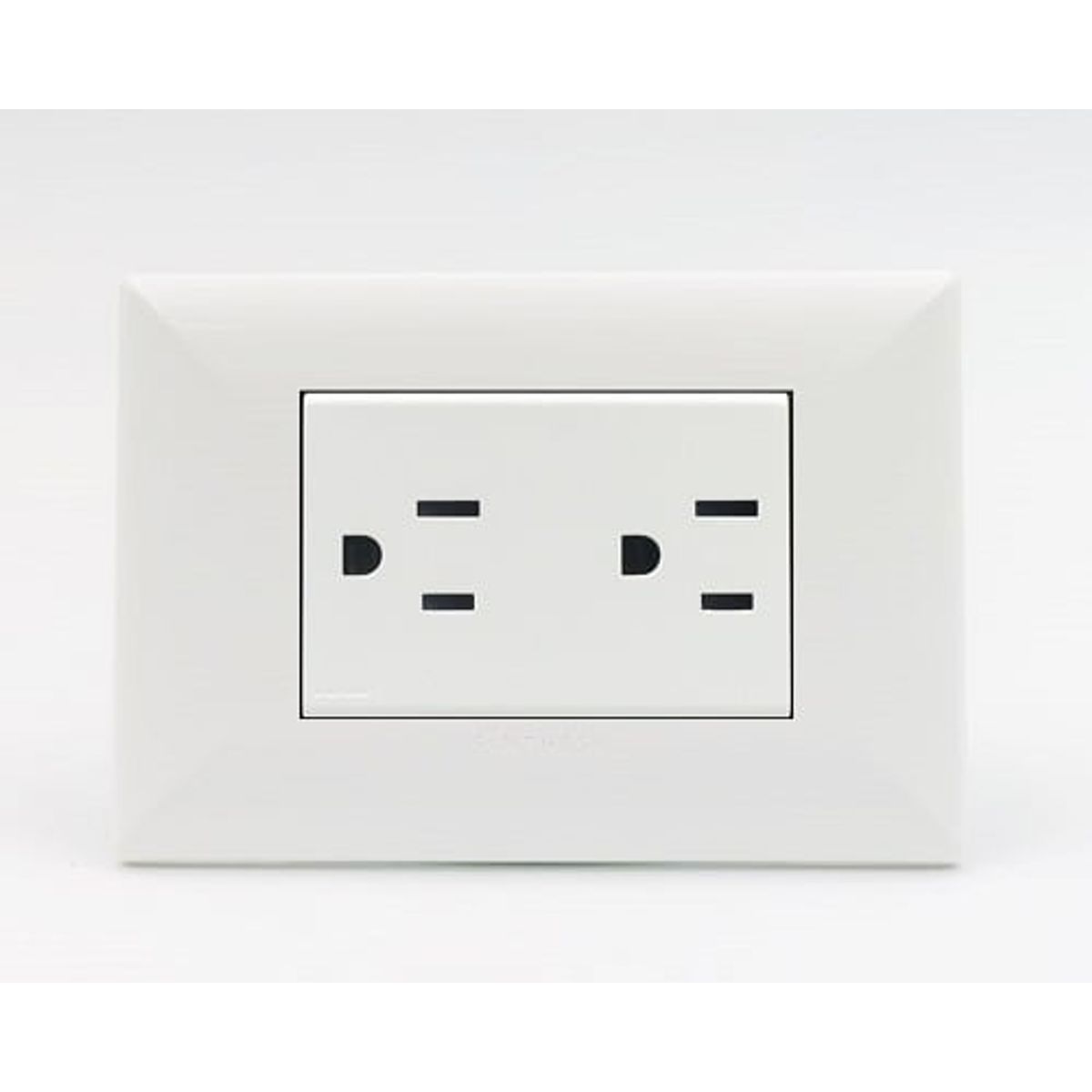 SINTHESI - TOMACORRIENTE DUPLEX AMERICANO S17 SINTHESI