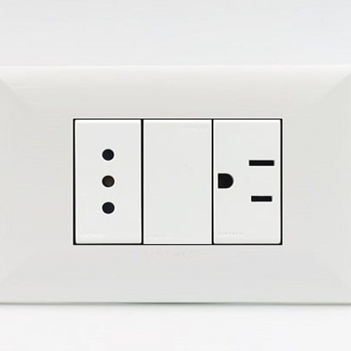 SINTHESI - TOMACORRIENTE DOBLE  01 DE 3 EN LINEA Y 01 AMERICANO S17 SINTHESI