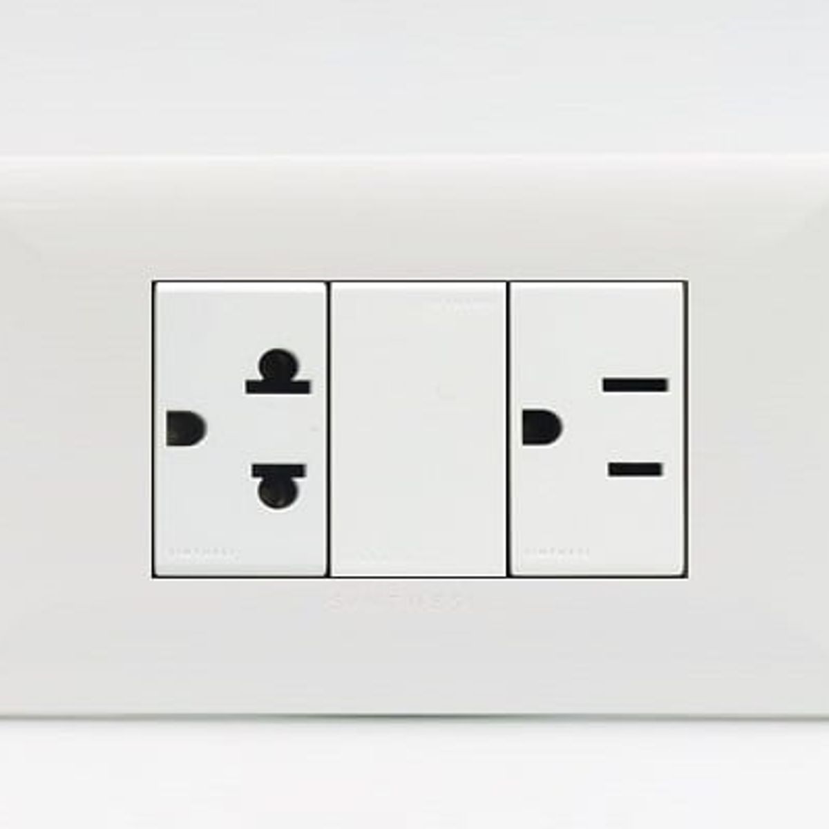 SINTHESI - TOMACORRIENTE DOBLE  01 UNIVERSAL Y 01 AMERICANO S17 SINTHESI