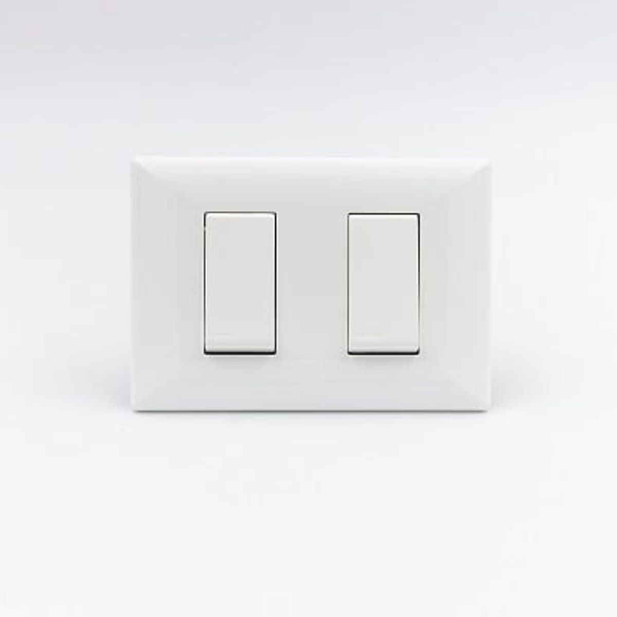 SINTHESI - INTERRUPTOR DOBLE 01 SIMPLE Y 01 CONMUTADOR 3 VIAS S22 SINTHESI